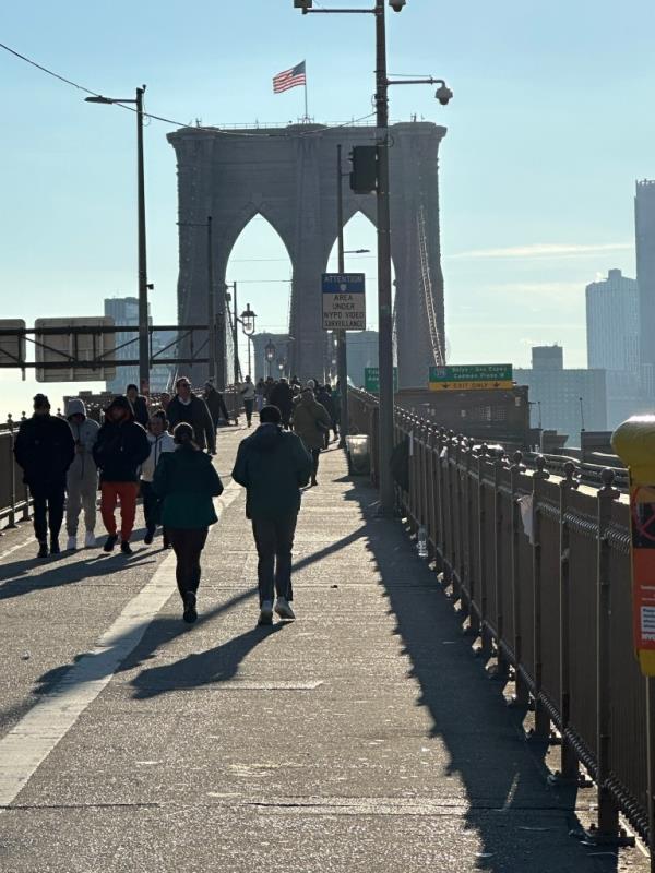 The pedestrian path is now clear on the Brooklyn Bridge. 