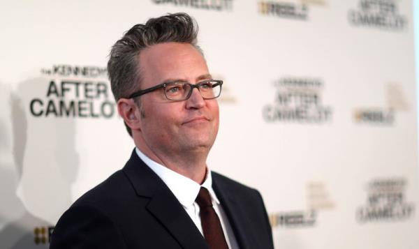 © Reuters. FILE PHOTO: Cast member Matthew Perry at The Paley Center for Media in Beverly Hills, California U.S., March 15, 2017. REUTERS/Mario Anzuoni/File Photo